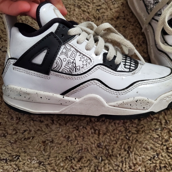 Young boy kids Jordan sneakers size 12c - Picture 7 of 7